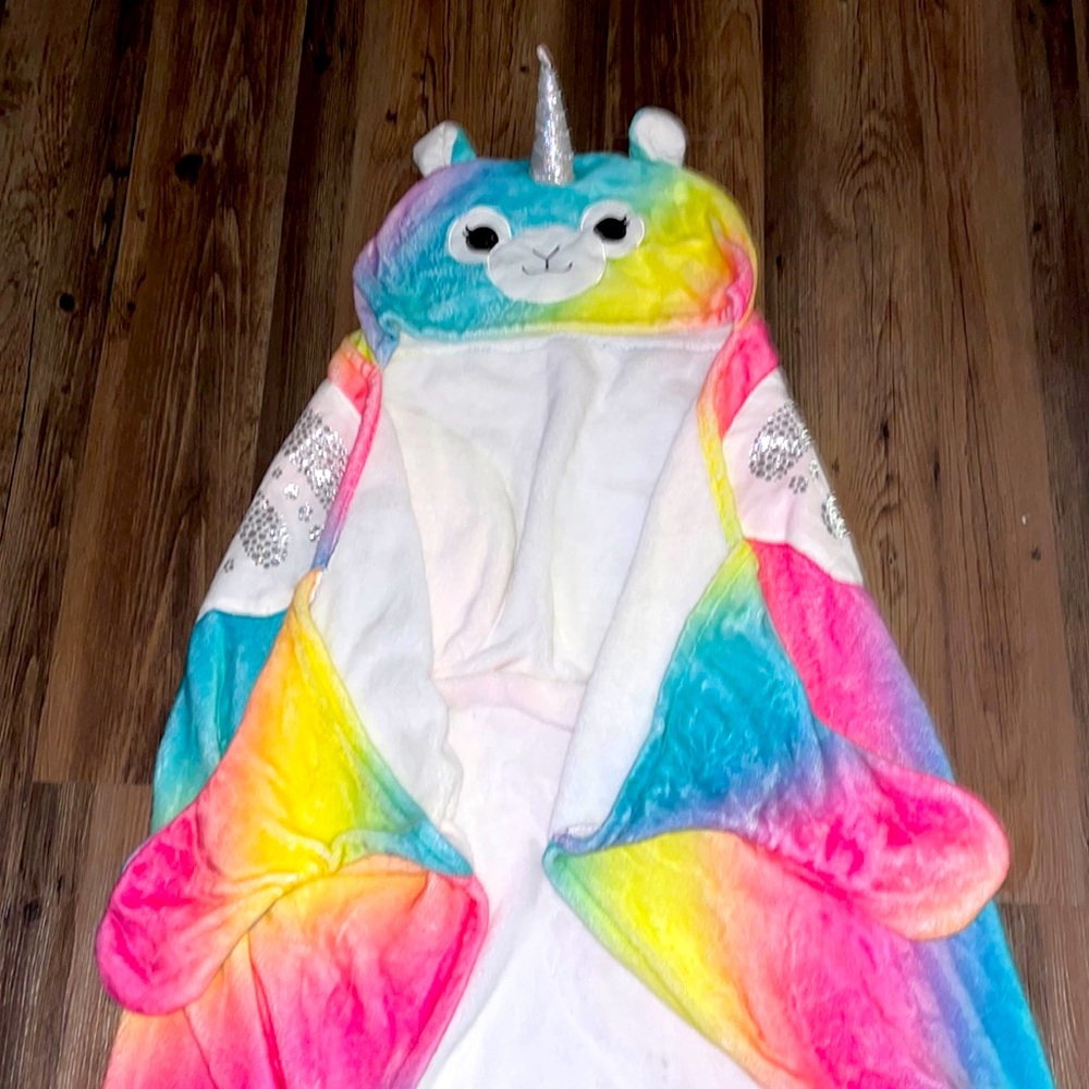 Justice wearable blanket EUC